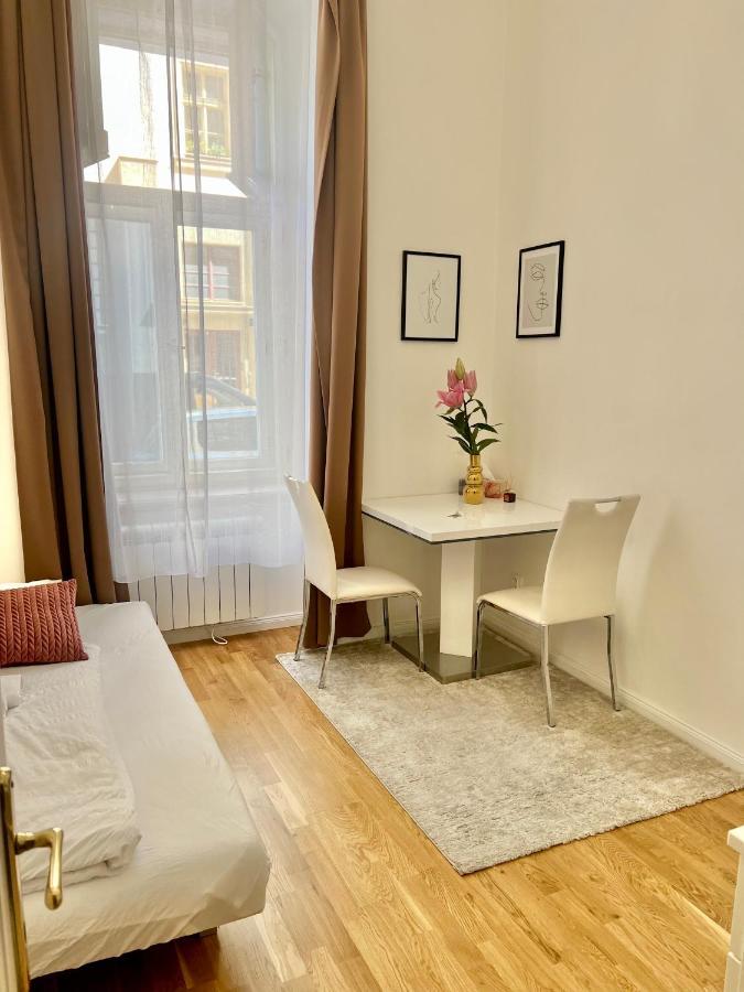 Angeloroma Deluxe Apartment Prague Exterior photo